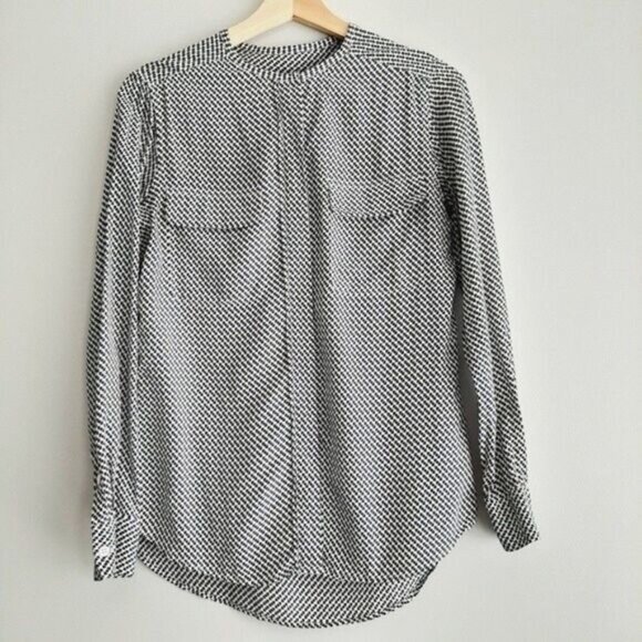 EQUIPMENT FEMME 100% Silk Button Down Blouse Geometric Print Sz XS - Picture 2 of 13